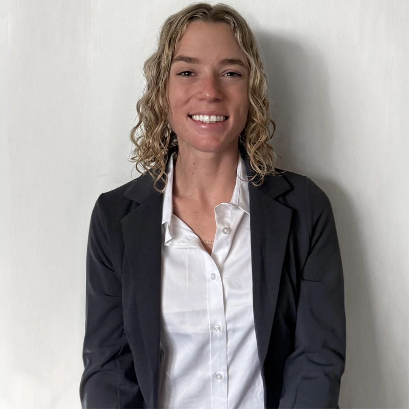 Jennifer Kauffman Headshot